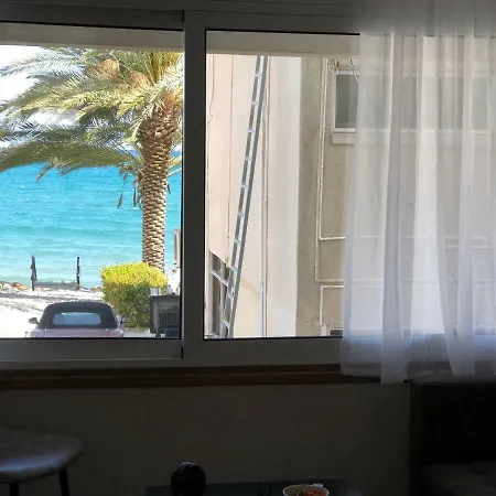 דירה Larnaca Flat On The Beachside