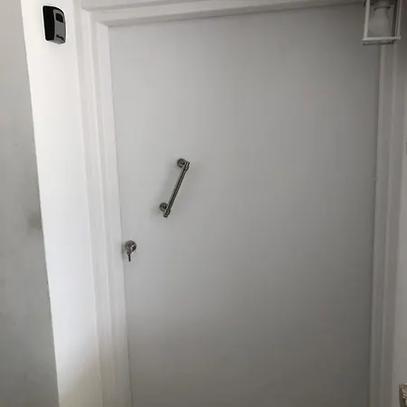 דירה Larnaca Flat On The Beachside בורוקליני