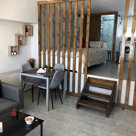 Larnaca Flat On The Beachside דירה *